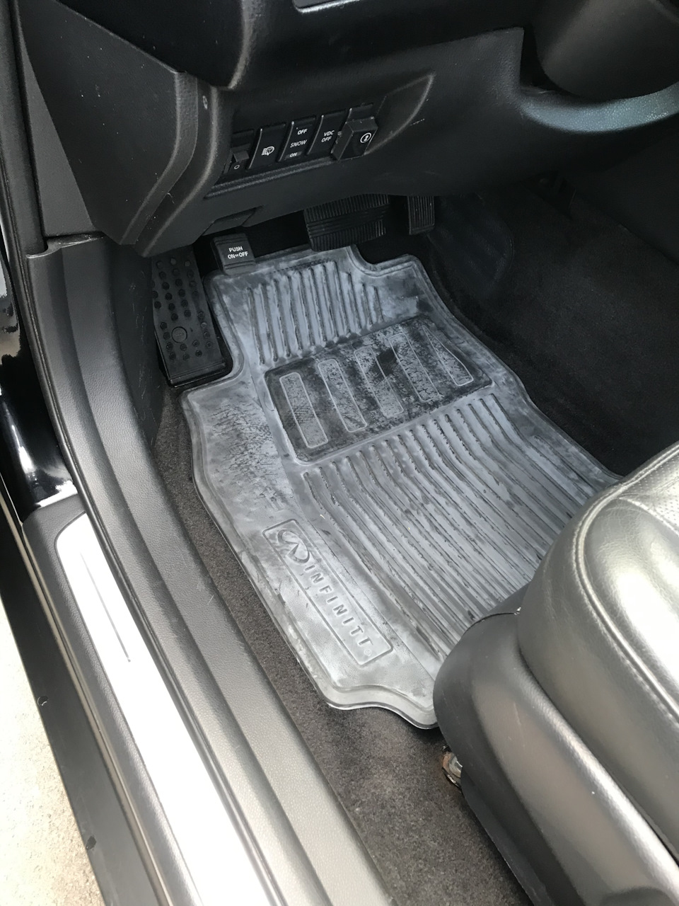 Продам килими на Infiniti FX35/45 5