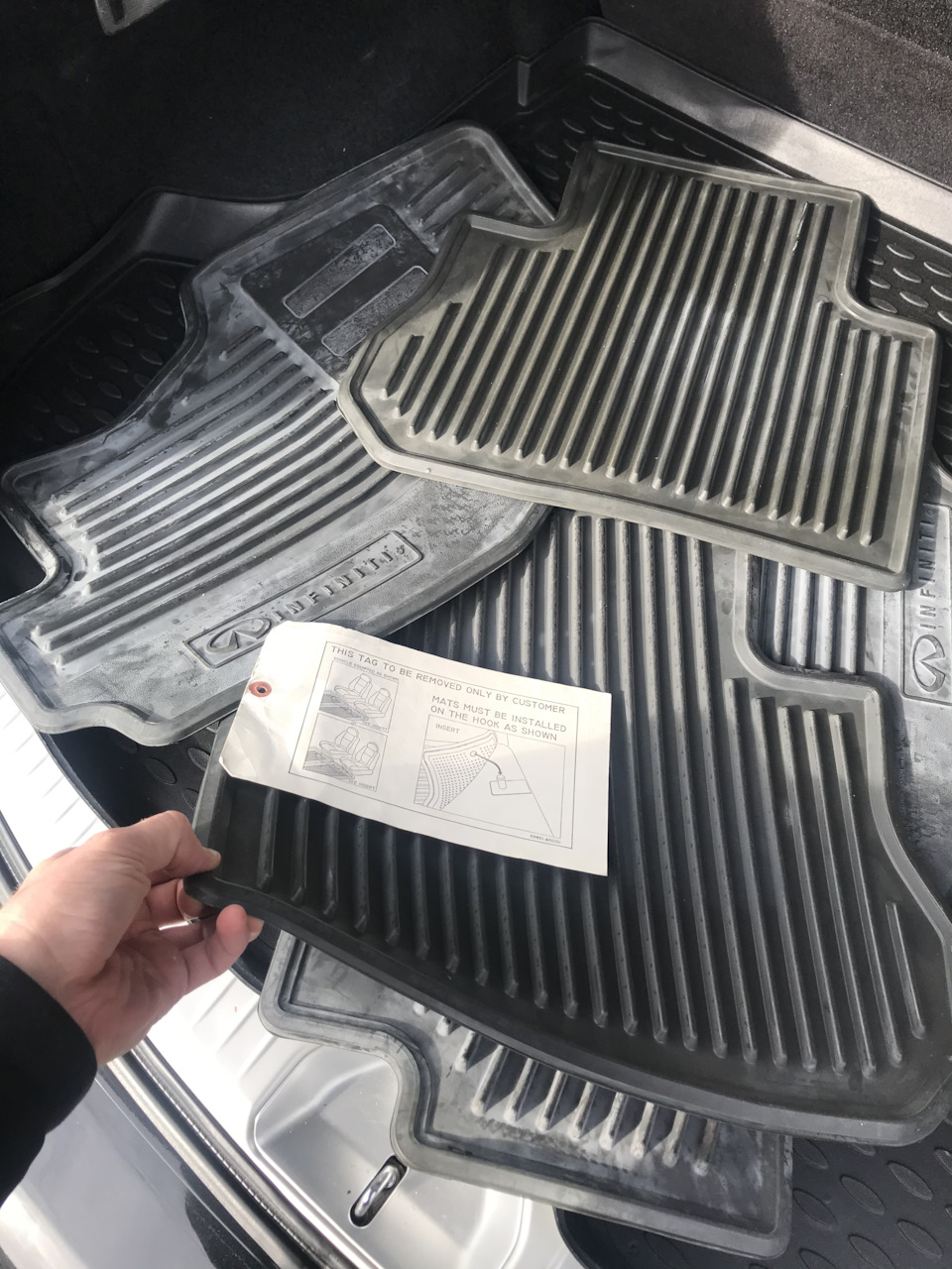 Продам килими на Infiniti FX35/45 1