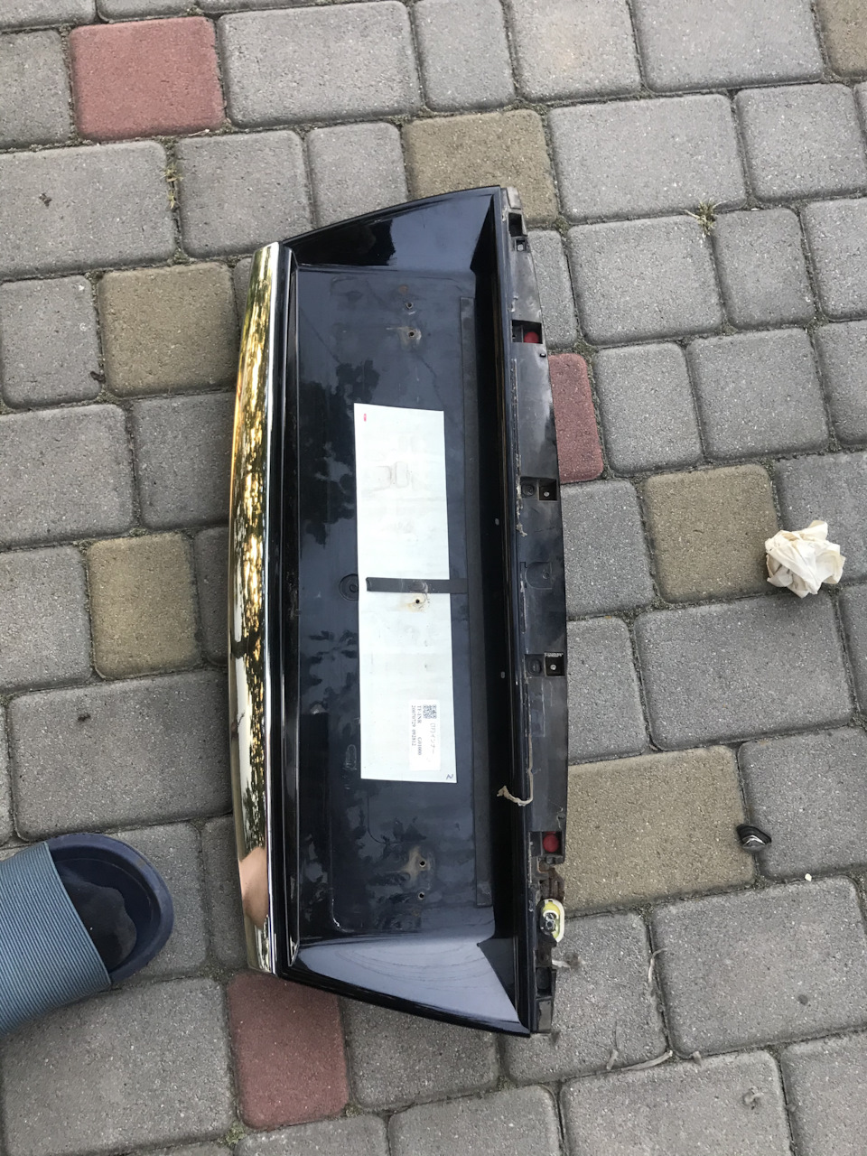 Заміна кнопки безключового доступу багажника 2