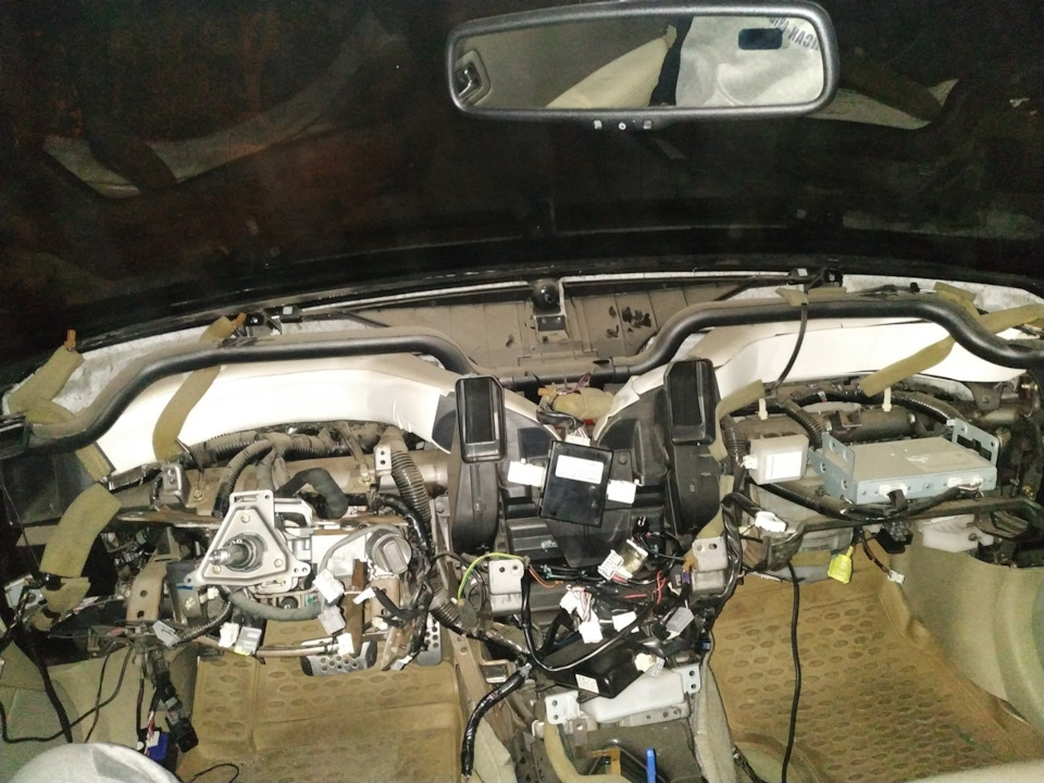 Перетяжка торпедо Infiniti FX35 s50 5