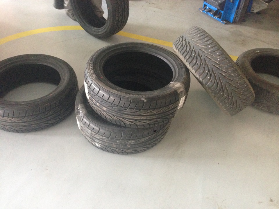 9. Одяг літо Dunlop Direzza dz101 235\50 R18 3