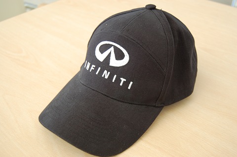 модні штучки або аксесуари INFINITI 1