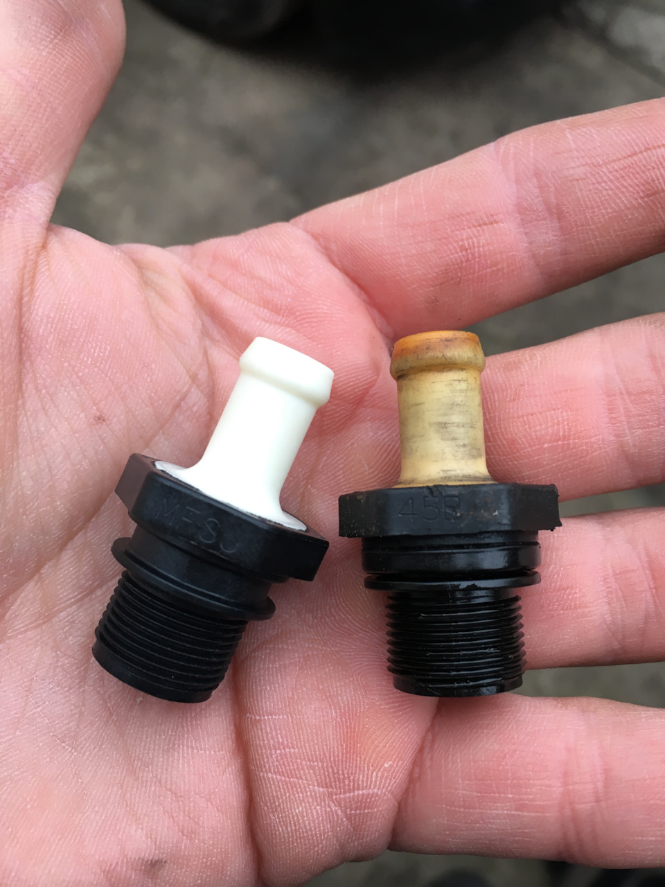 Клапан картерних газів 3