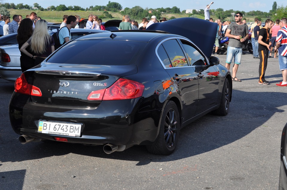 Infiniti G35x STILLEN vs BMW M5 E39 470hp 1