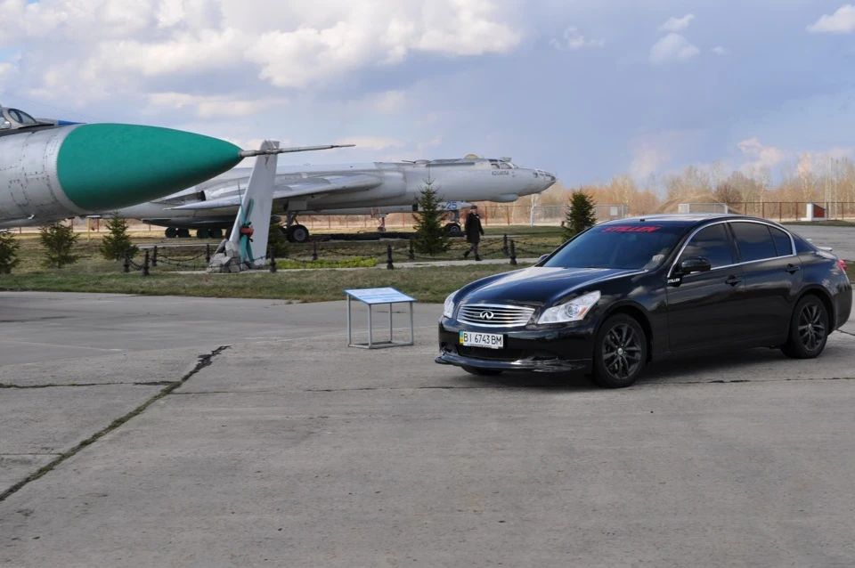 Infiniti G35x STILLEN vs Ту-160 vs Ту-95