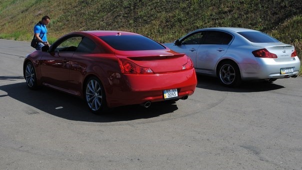 Заїзд проти Infiniti G37 coupe 3
