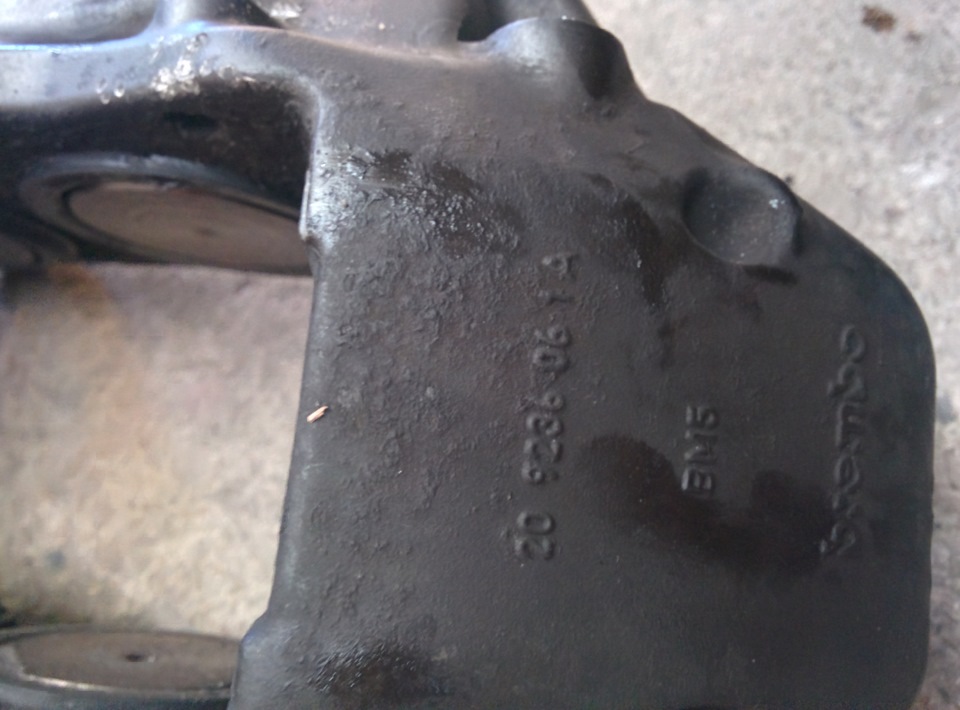 Brembo BM5 4 поршневі супорти від VW Touareg 2