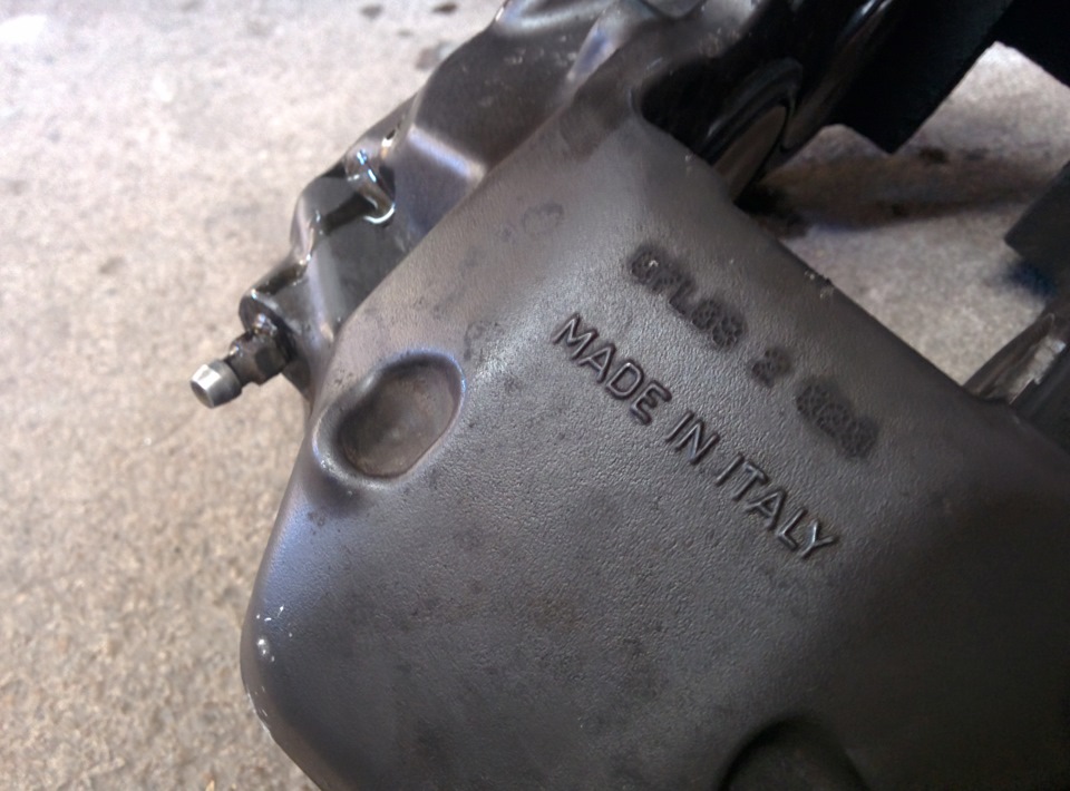 Brembo BM5 4 поршневі супорти від VW Touareg 3