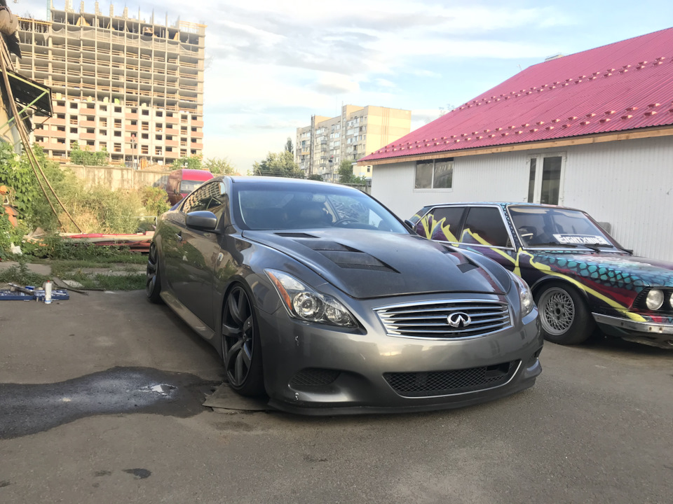 Карбоновий капот vis racing 1