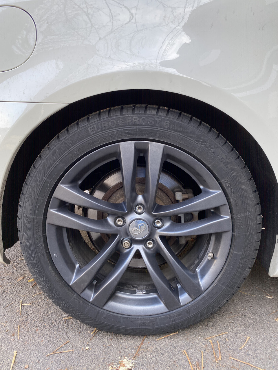 Gislaved 245/45/18 пару фоточок на зимових колесах, закриття сезону Low Fit 3