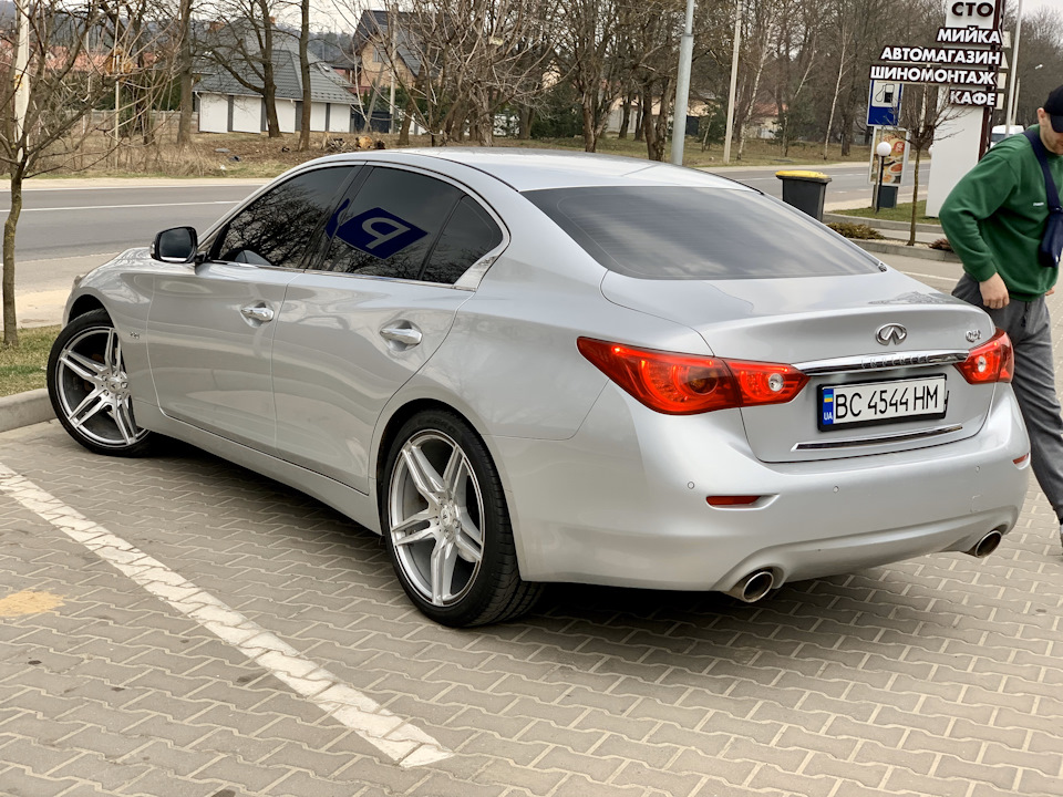 Як вам? R20 255/35/20 зад 265/35/20)) 2
