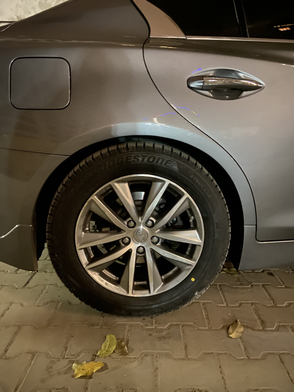 Bridgestone blizzak ice 225/55 r17 2