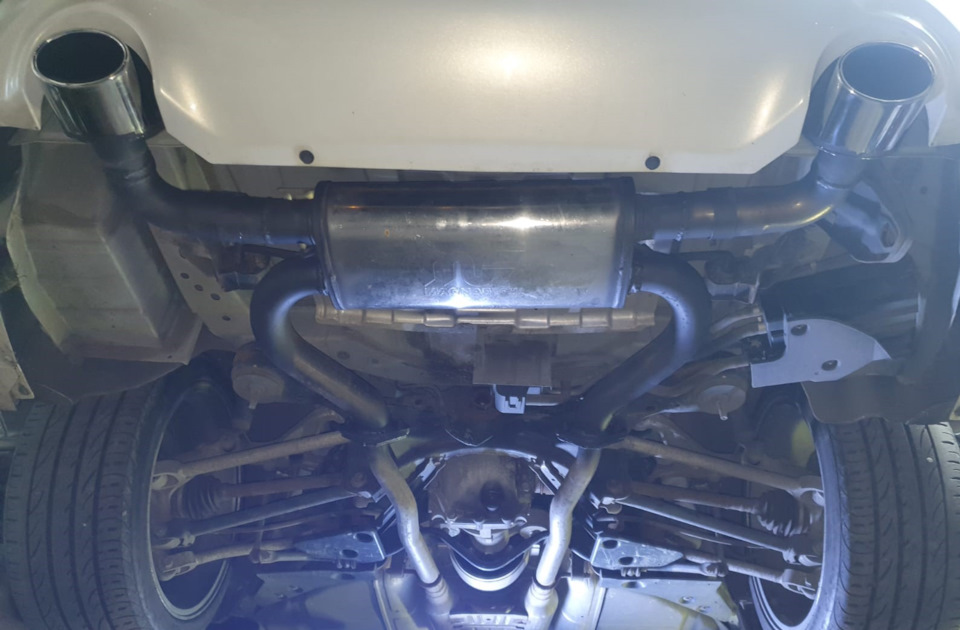 Infiniti q50 3.7 глушник Magnaflow 1