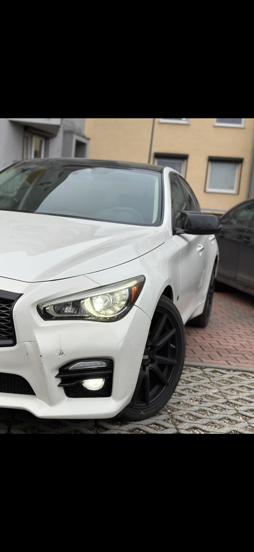 Трохи BMW в Інфініті 1