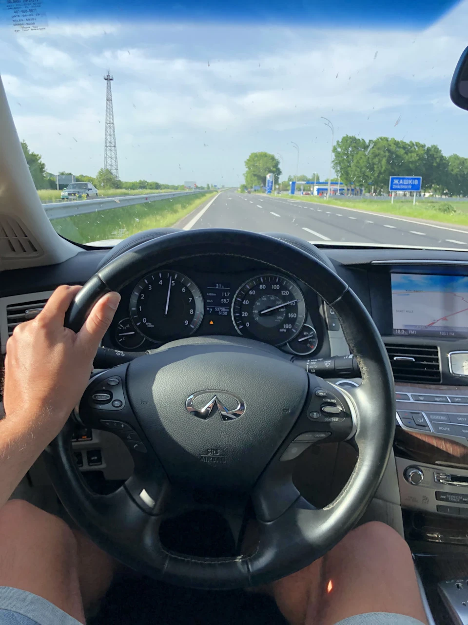 Максимальна швидкість Infiniti Q70