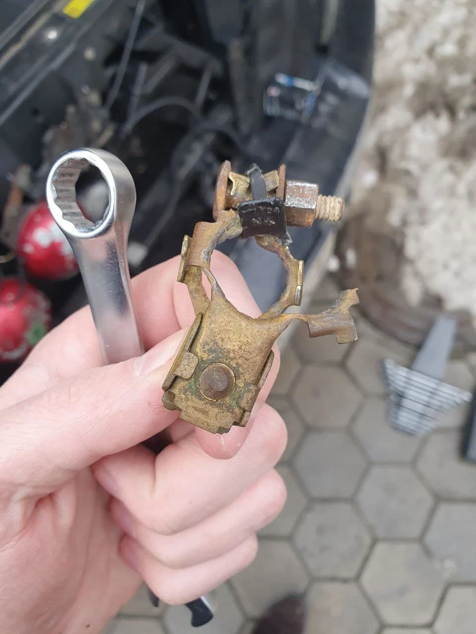 Зірвав цю… Гайку!