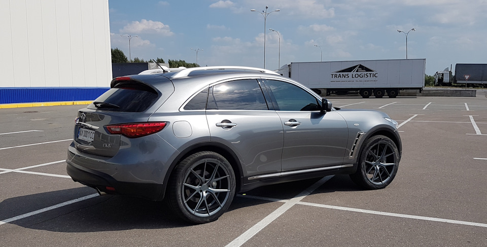 22е тапочки для красуні: Verde v99 Axis 22х9 + Vredestein Ultrac Vorti 275/40R22 108Y 1