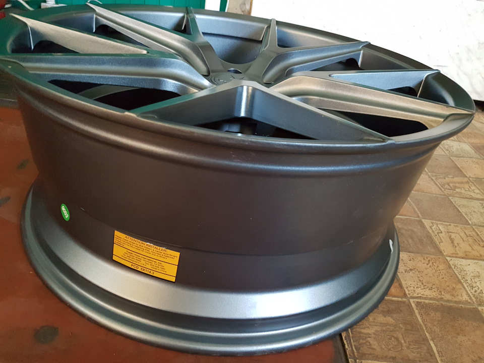 22е тапочки для красуні: Verde v99 Axis 22х9 + Vredestein Ultrac Vorti 275/40R22 108Y 2
