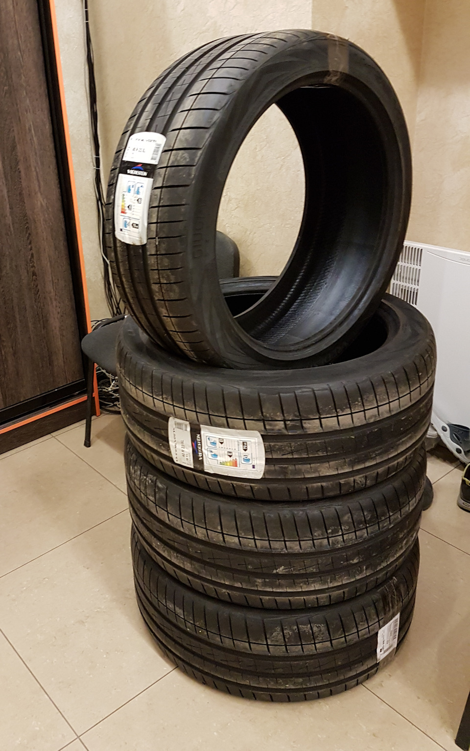 22е тапочки для красуні: Verde v99 Axis 22х9 + Vredestein Ultrac Vorti 275/40R22 108Y 3