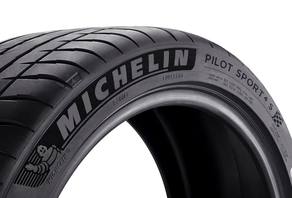 Гума на літо: Michelin Pilot Sport 4S 275/40 107Y XL