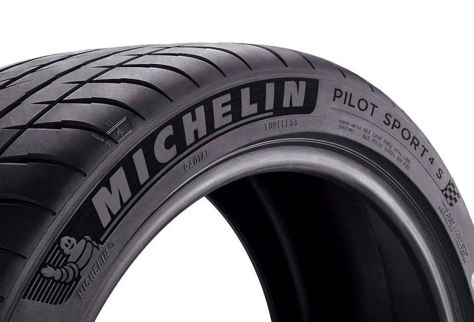 Гума на літо: Michelin Pilot Sport 4S 275/40 107Y XL 1