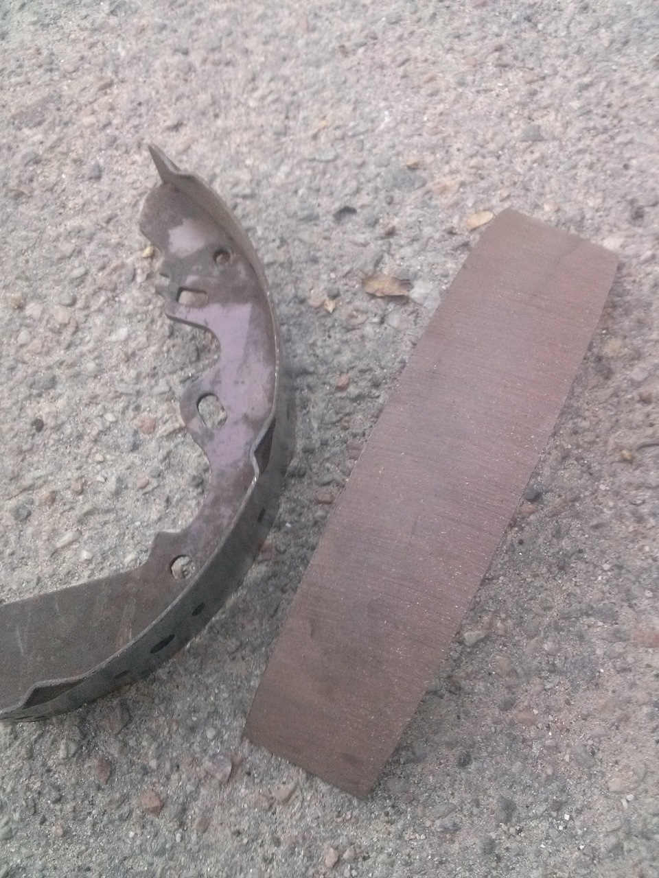 Задні гальмівні колодки. 5