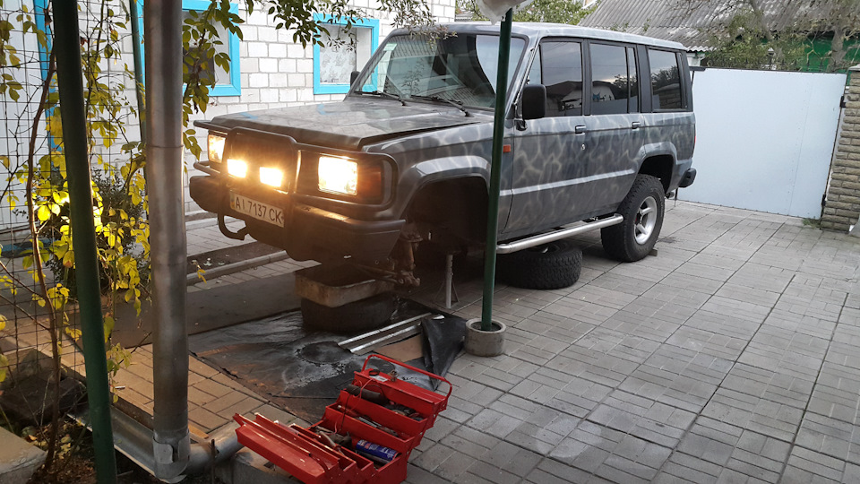 Китайський підшипник зжер півступиці та цапфу з гайкою 1