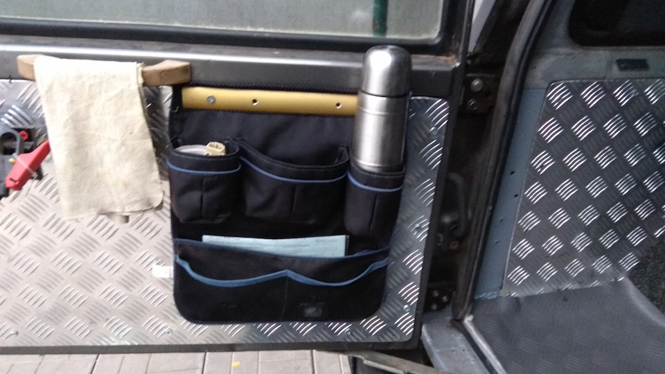 Кріплення під автокомплект, комірник на дверях 1