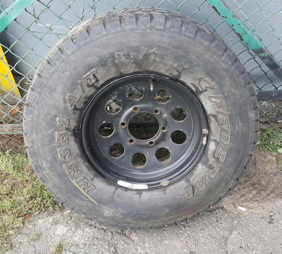 Наздогнали тапок на запаску в 31-му R15 1
