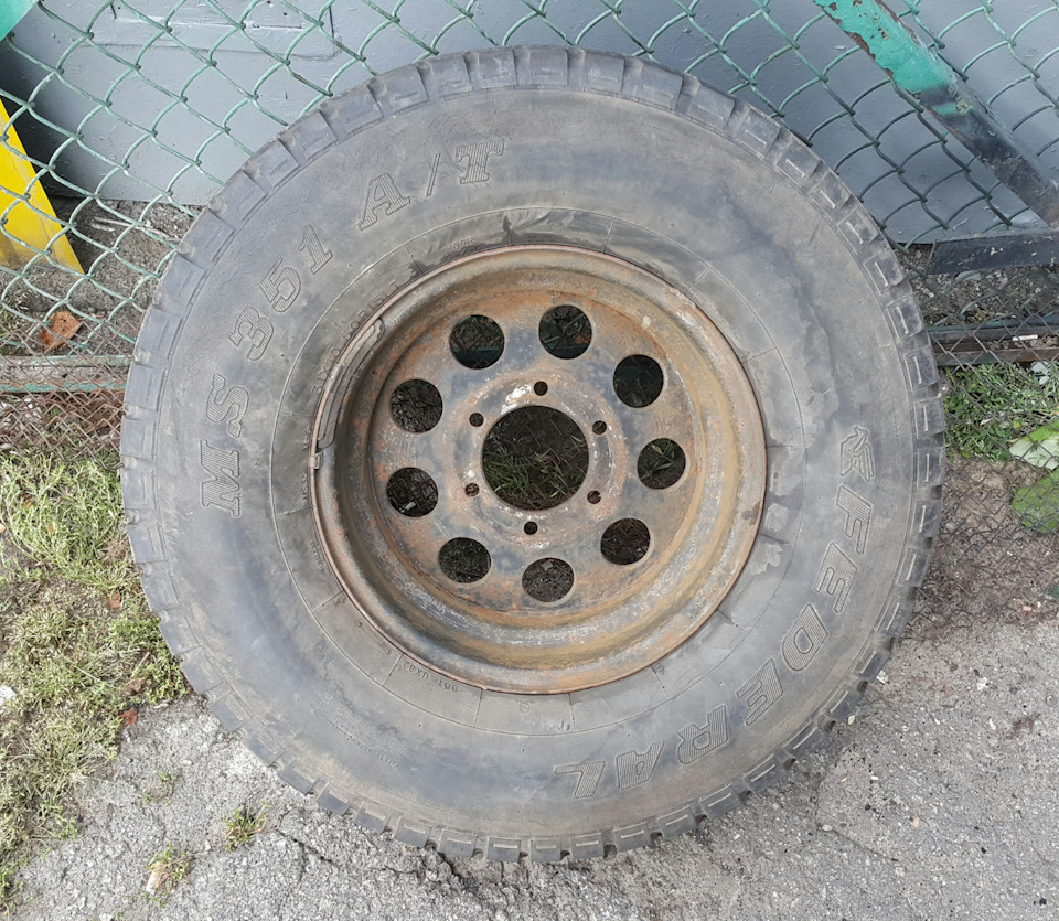 Наздогнали тапок на запаску в 31-му R15 3