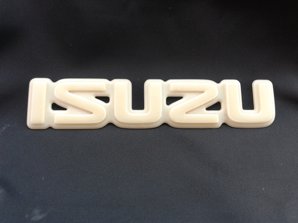 Шильдік Isuzu 5