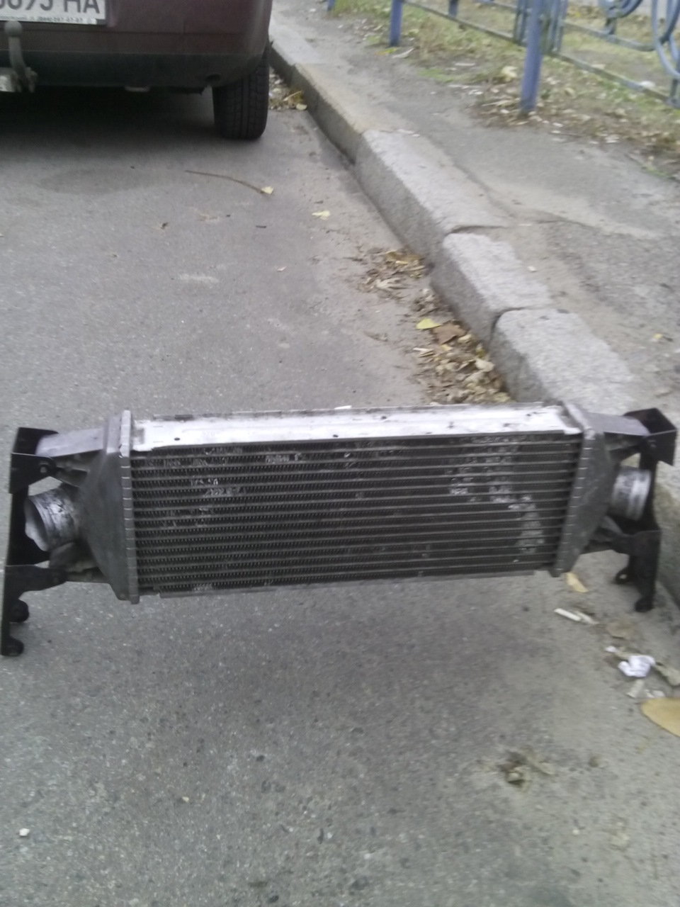 Заміна радіатора Івеко Дейлі 3 2000г.35s11 5