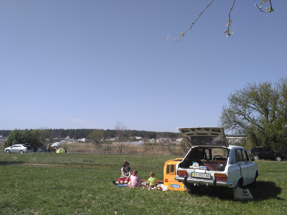 Травневі свята відкатали 4