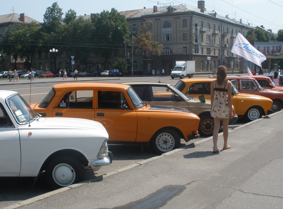 Всеукраїнський З'їзд Авто Клубу МОСКВИЧ . Черкаси, 7.07.2012. :) 4