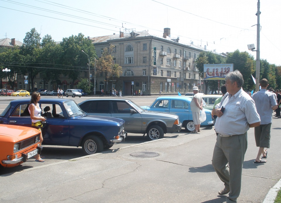 Всеукраїнський З'їзд Авто Клубу МОСКВИЧ . Черкаси, 7.07.2012. :) 5