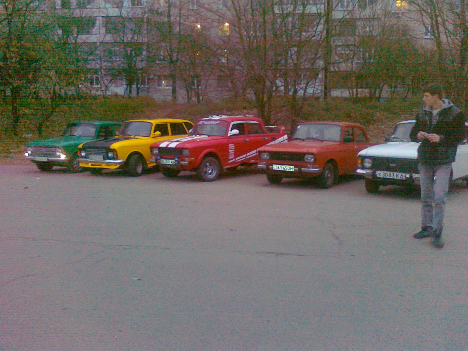 автомобілі товаришів і колег по групі москвичів =) 1