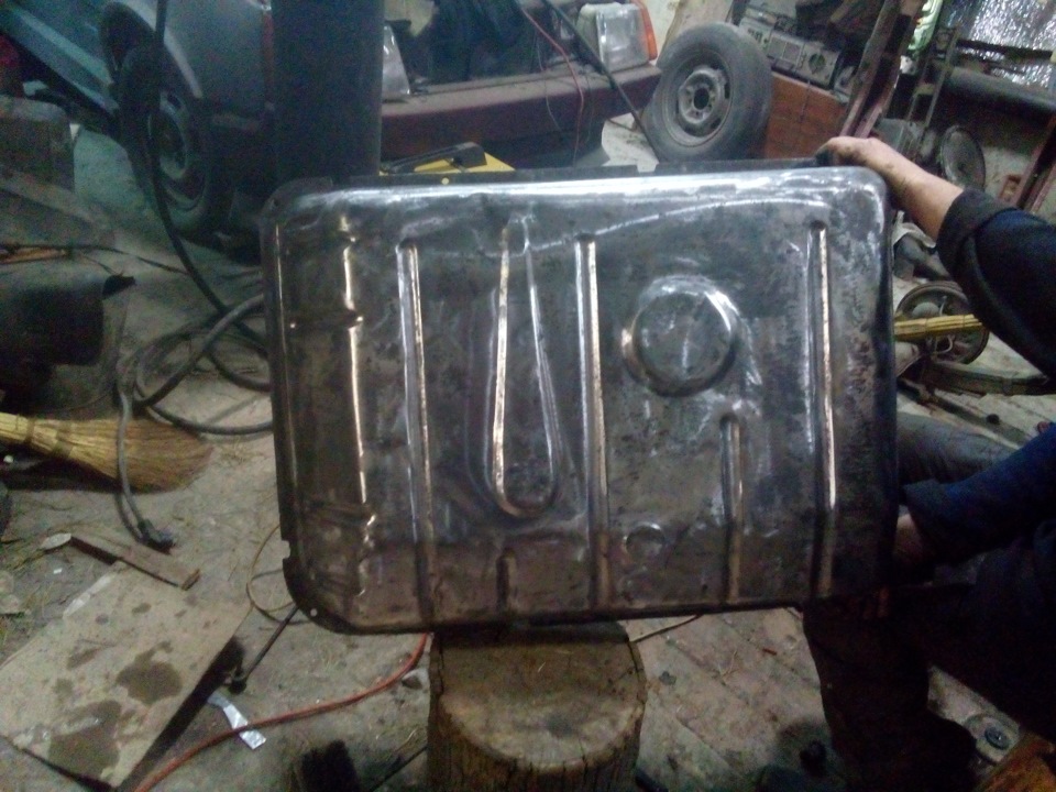 паливний бак 4