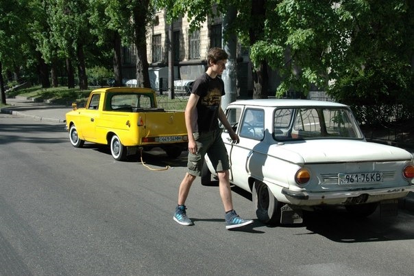 9-го ТРАВНЯ 2013 порадували ветеранів старими автомобільчиками і зустрілися з друзями) 2