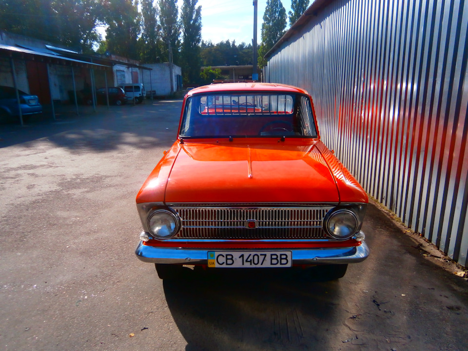 фото пікапа у кольорі 3