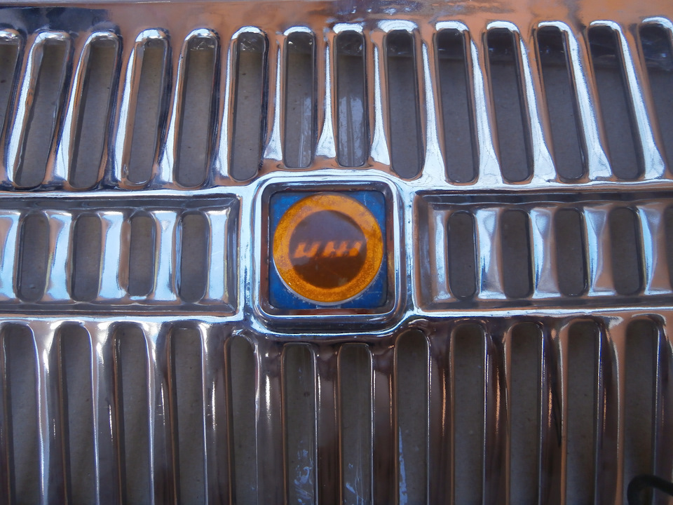 куплю новий або в хорошому стані елемент значка ІЖ 3