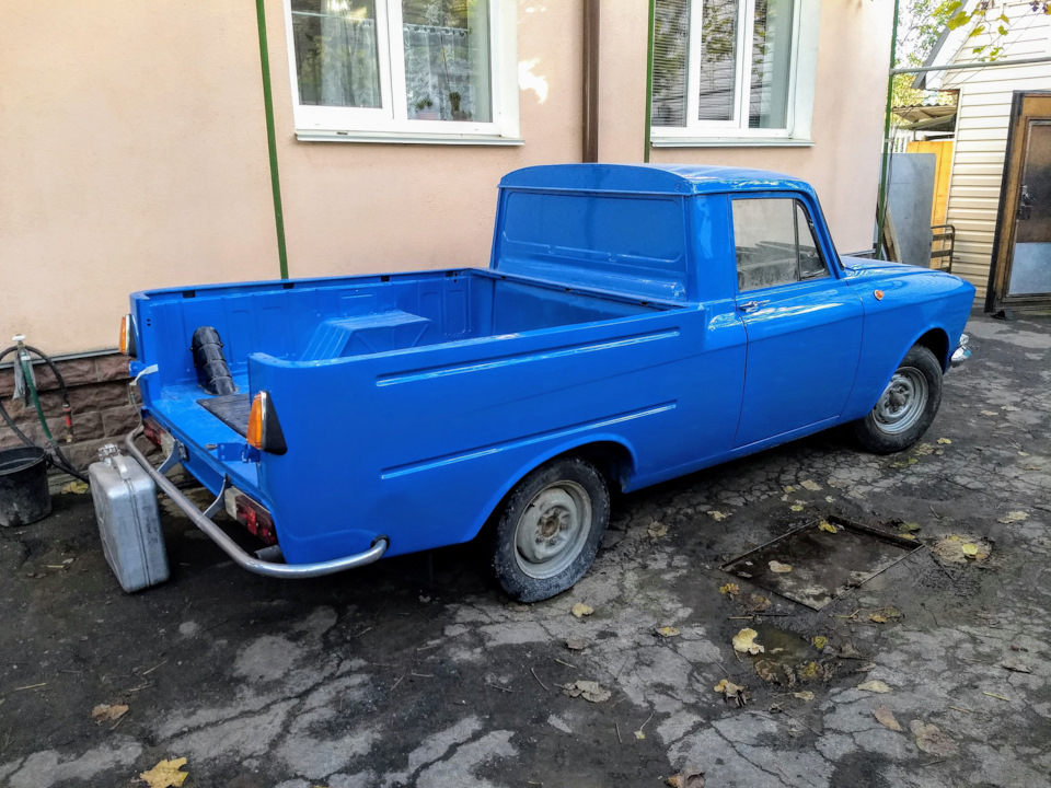 Збираємо автомобіль Іж 2715 2