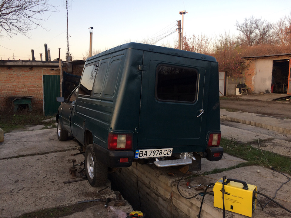 Зміна втулок ресор, електронне запалювання та тонування заднього скла. 2