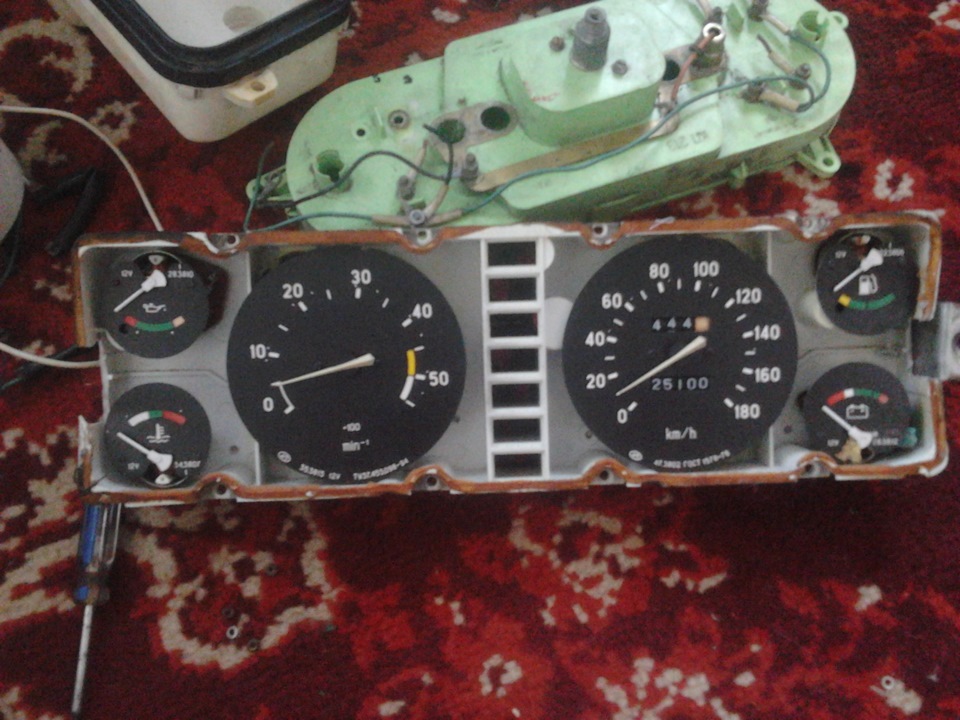 тахометр 3