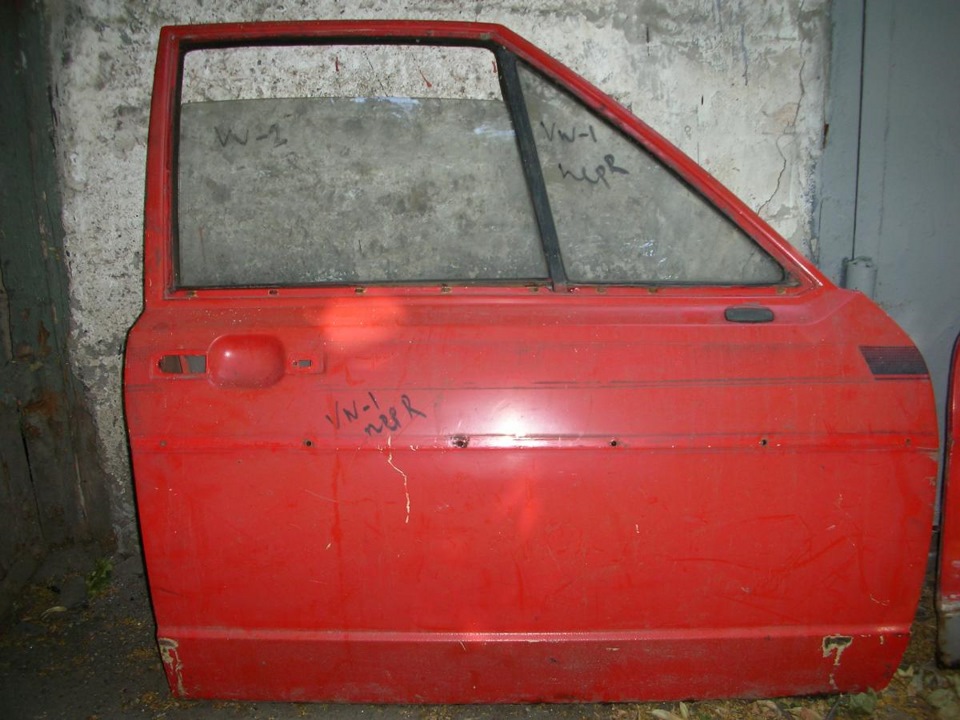 Двері на VOLKSWAGEN Passat 1979г 1