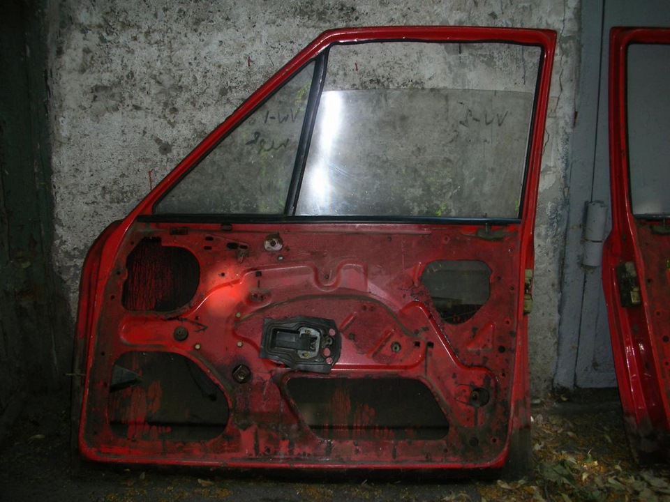 Двері на VOLKSWAGEN Passat 1979г 5