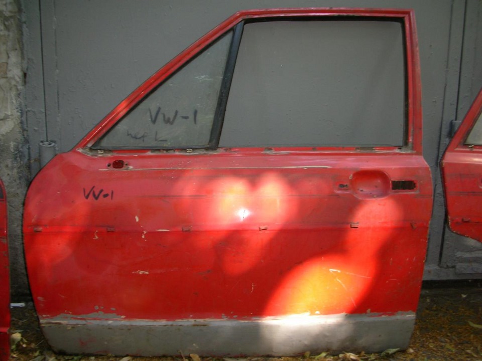 Двері на VOLKSWAGEN Passat 1979г 2