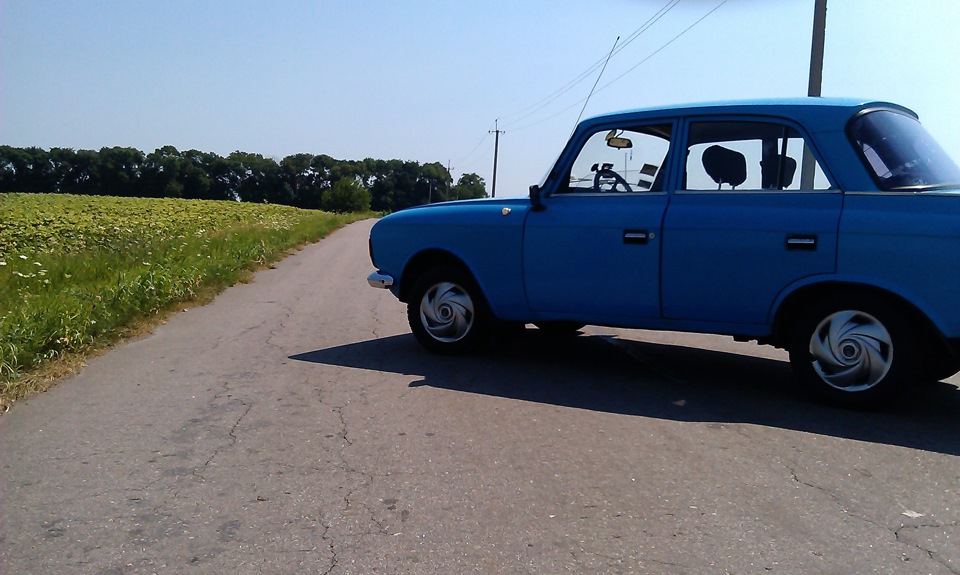 Було нудно, помив машину, вирішив покататися) 3