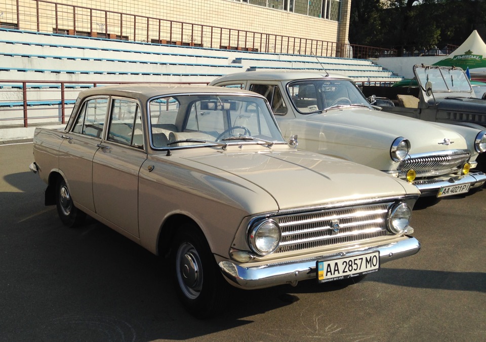 Фото Москвича з виставки OldCarFest-2014 1