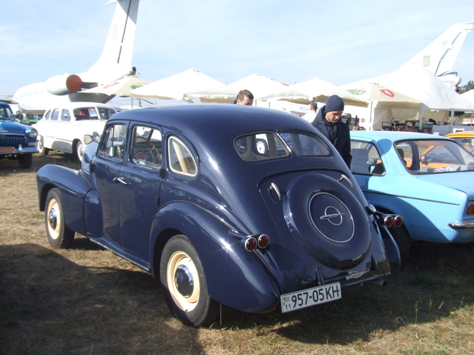 Виставка Old Car Land очима Іжа 3