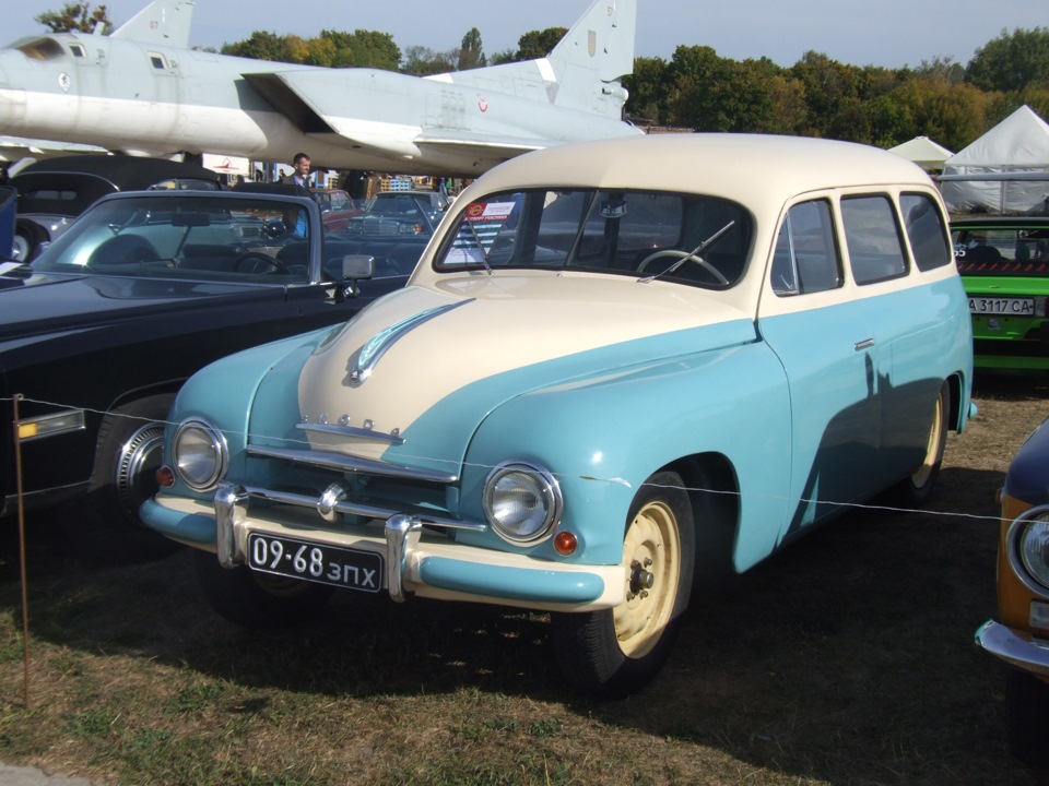 Виставка Old Car Land очима Іжа 4